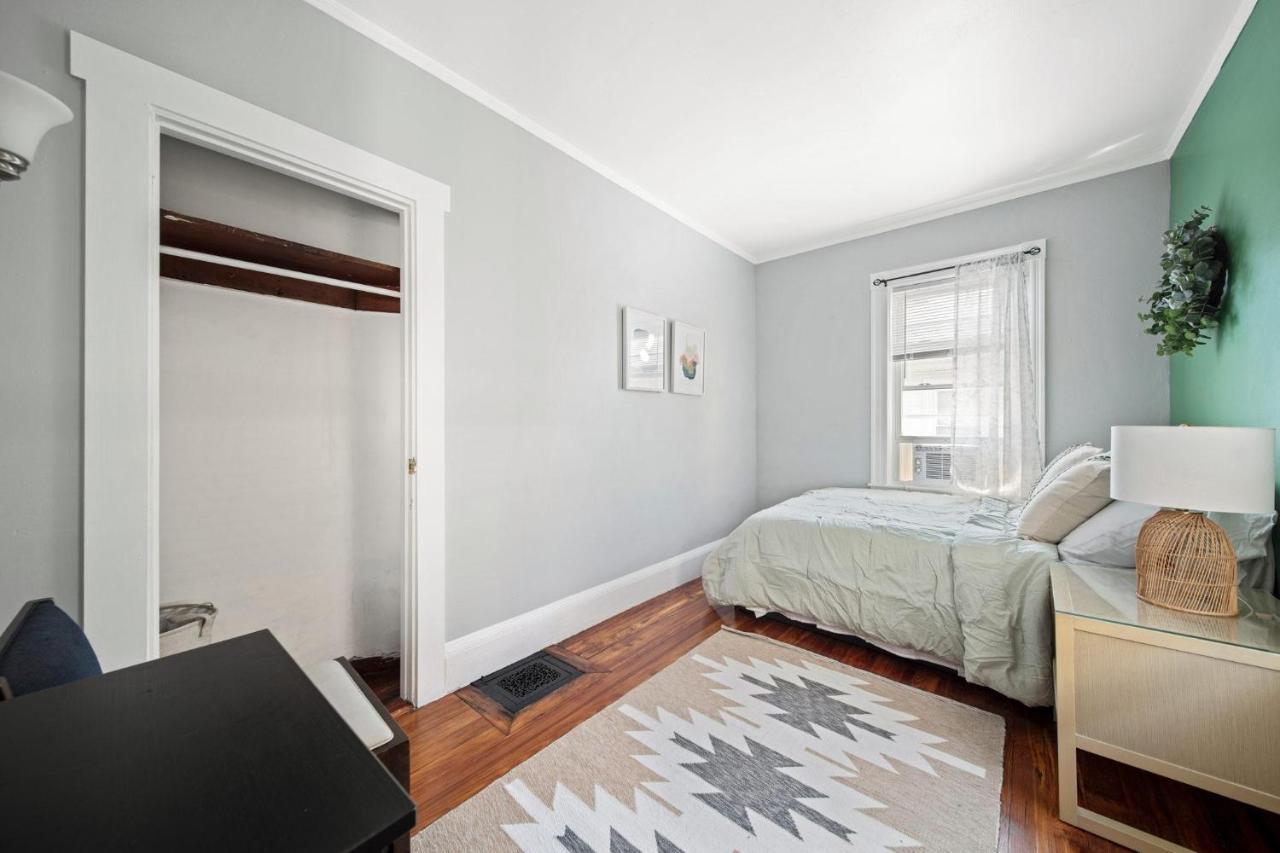 Cozy Up In 5Br Apt Near Charming Oak Square Boston Exterior foto